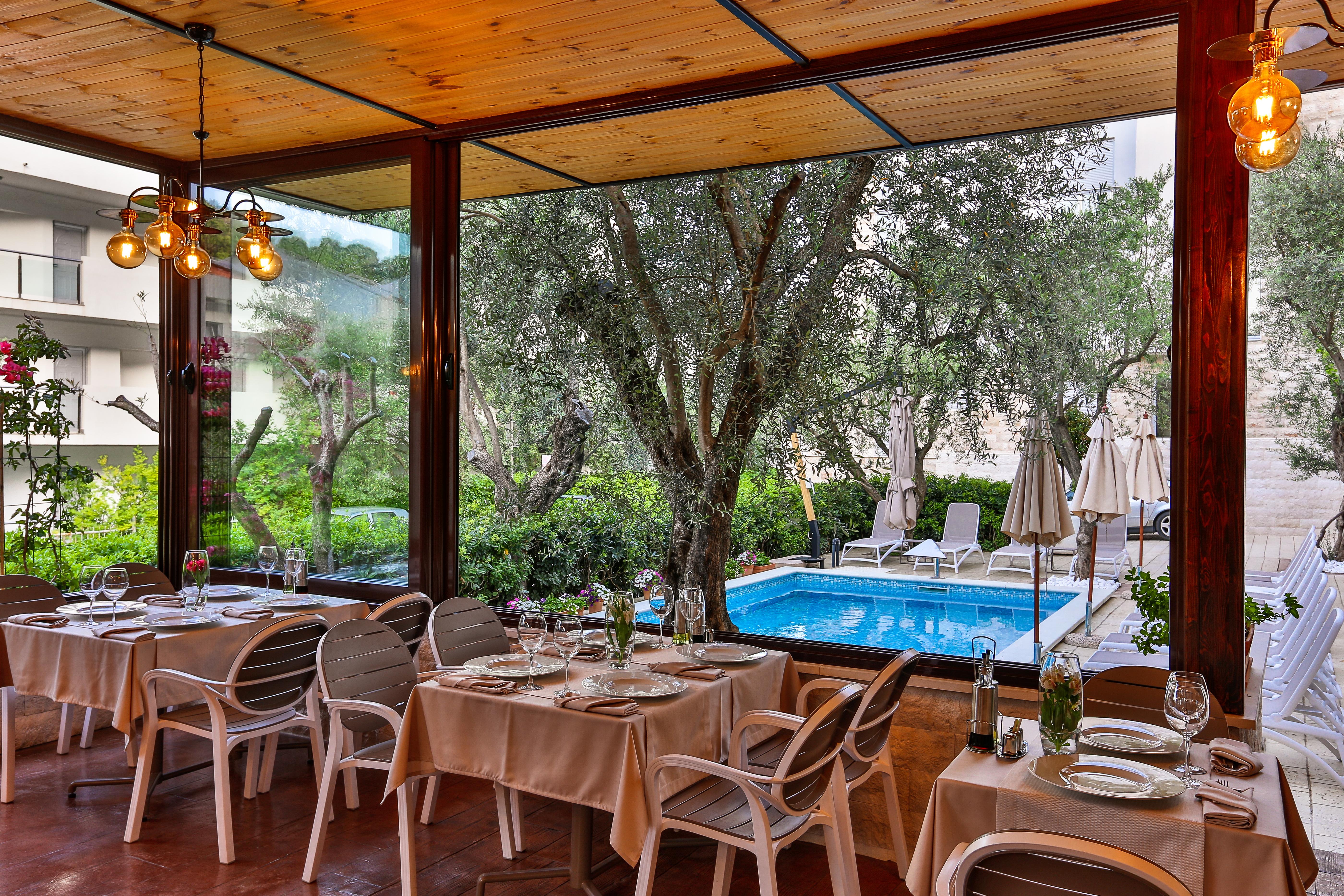 Hotel Harmony Petrovac Buitenkant foto