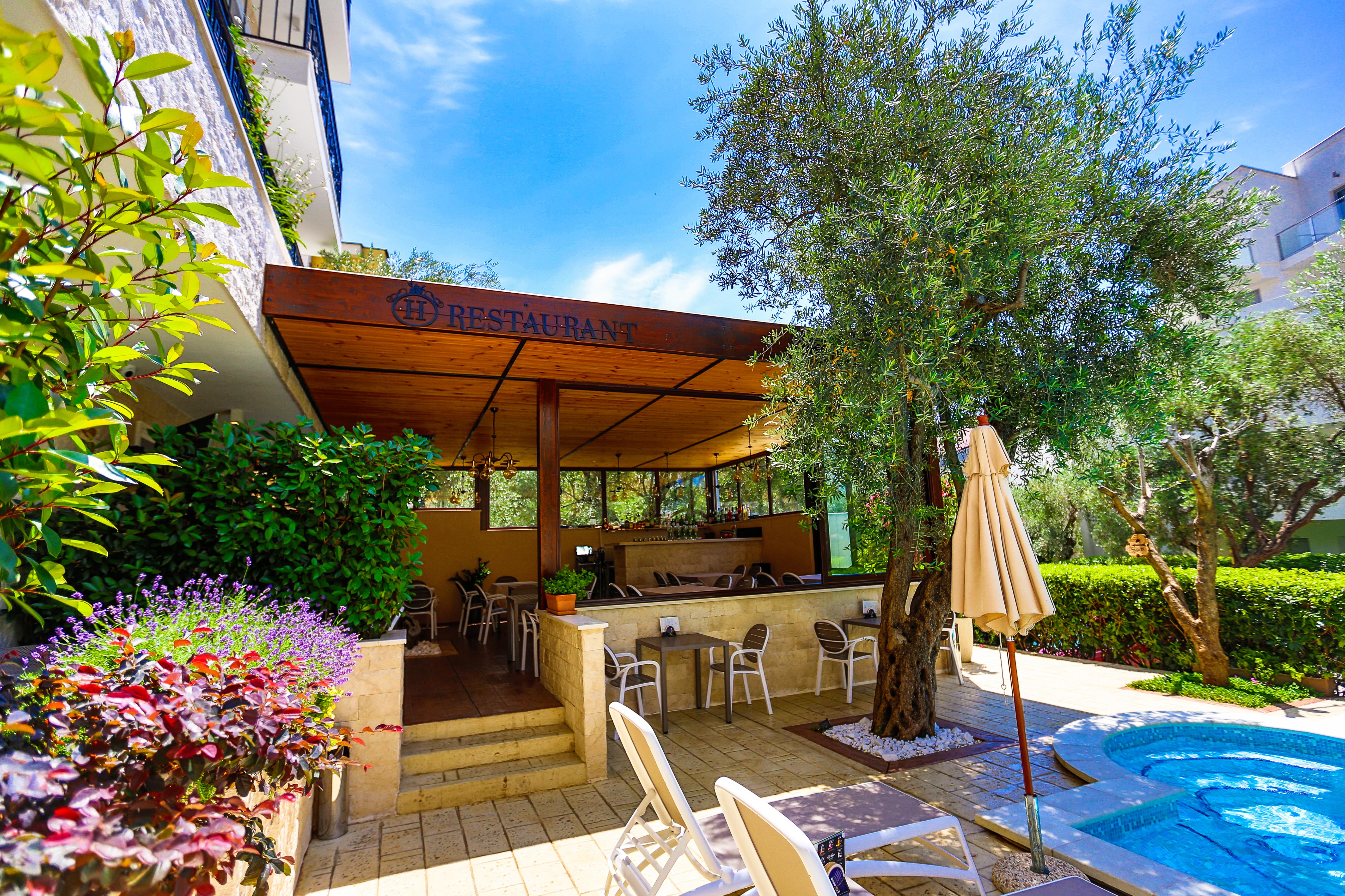 Hotel Harmony Petrovac Buitenkant foto