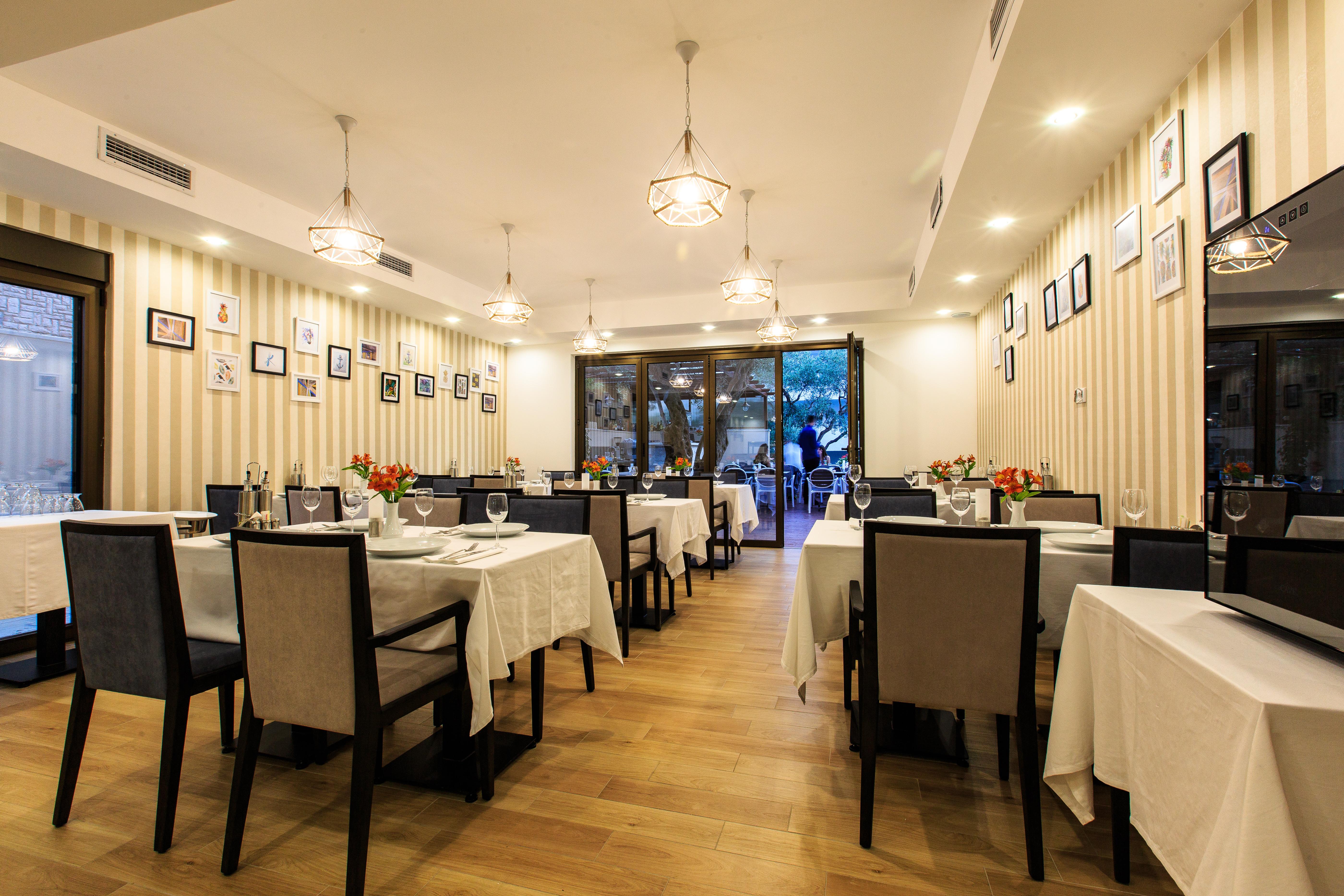 Hotel Harmony Petrovac Buitenkant foto